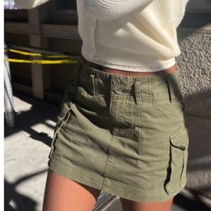 Brandy Melville Skirt cargo new with tags never worn